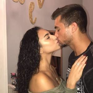 Meet your Posher, Adrienne